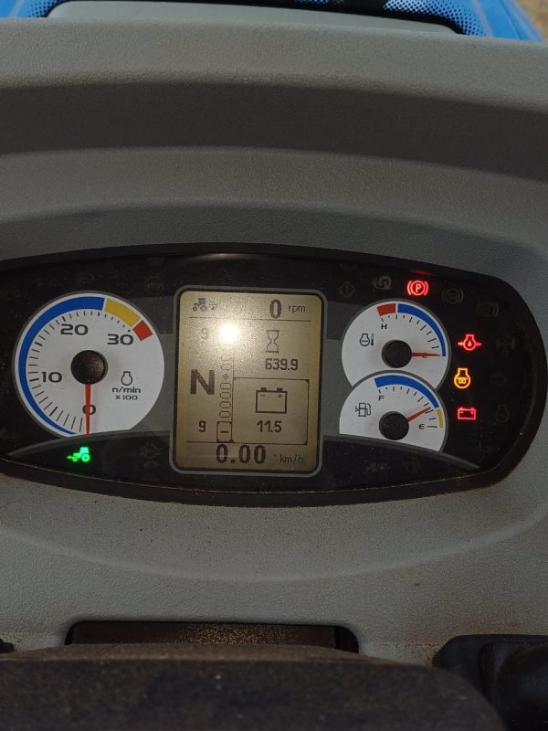 Immaculate 2021 New holland t 5.110 s cab tractor - Image 3