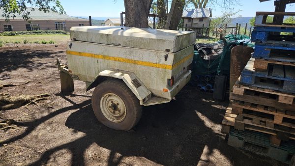 Camping trailer