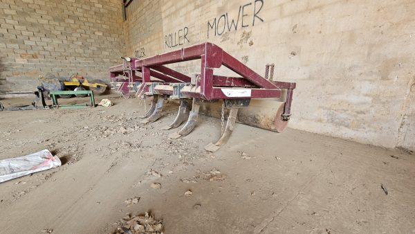Heavy duty radium 5 tine ripper with roller - Image 3
