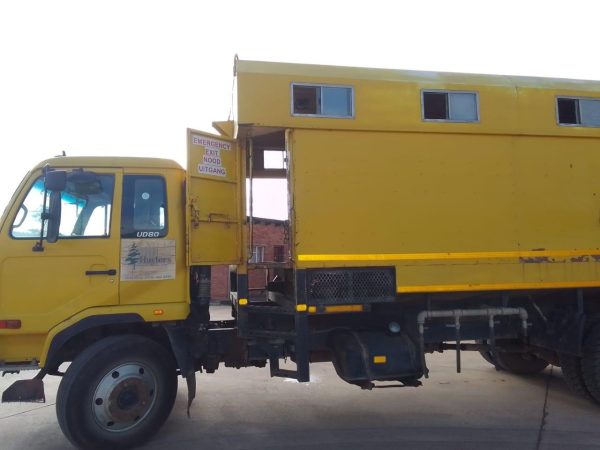 2013 Nissan ud 80 fire and labour truck