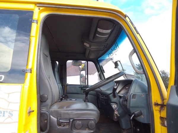 2013 Nissan ud 80 fire and labour truck - Image 5