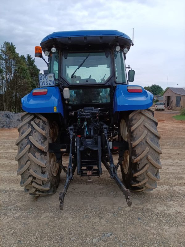 2021 New holland T5.110s 4x4 cab tractor loader - Image 2