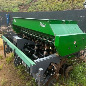 Piket no till 12 row fine seed planter