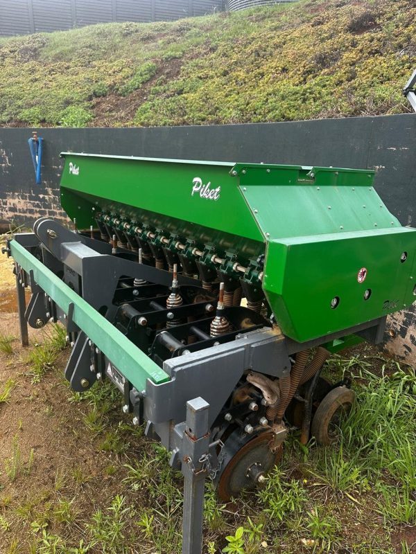 Piket no till 12 row fine seed planter - Image 3