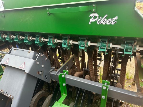Piket no till 12 row fine seed planter - Image 4