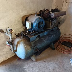 Atlas copco 200lt industrial compressor