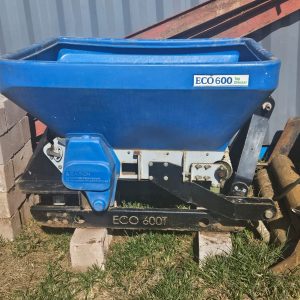 Echo 600 T compost spreader
