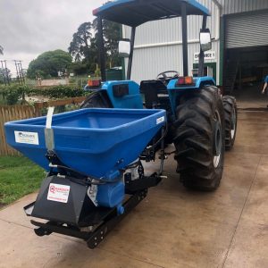 Echo 600 T top dresser spreader