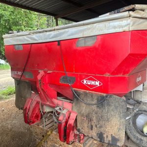 Kuhn Axis 30.1 fertilizer spreader
