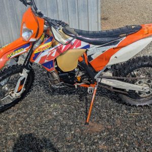 2x Ktm enduro bikes