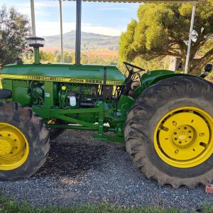 John deere 2351 4x4 tractor
