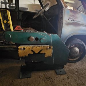 Manual steel guillotine