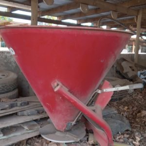 500lt Fertilizer spreader