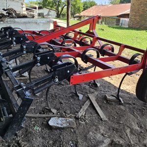 16 Tine Rovic leers cultivator with crumble bar.