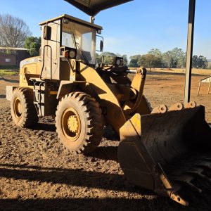 2013 sem 639b front loader