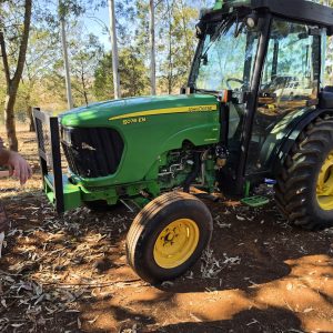 John Deere 5076 En tractor
