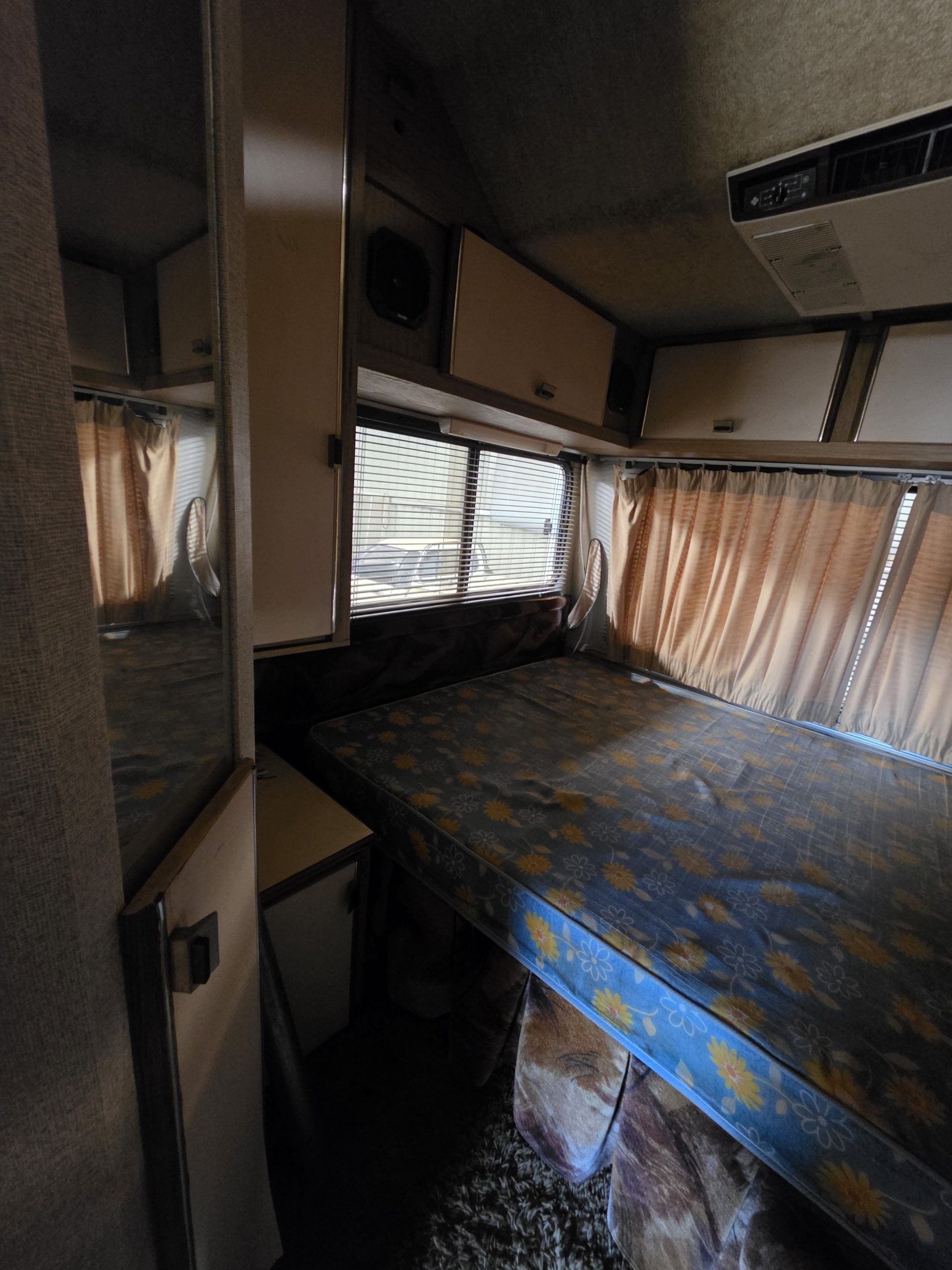 Bedford pacer cf280 camper van - Image 4