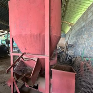 Pto driven Vertical feed mixer