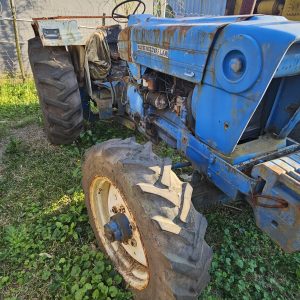 Ford 5600 4x4 tractor